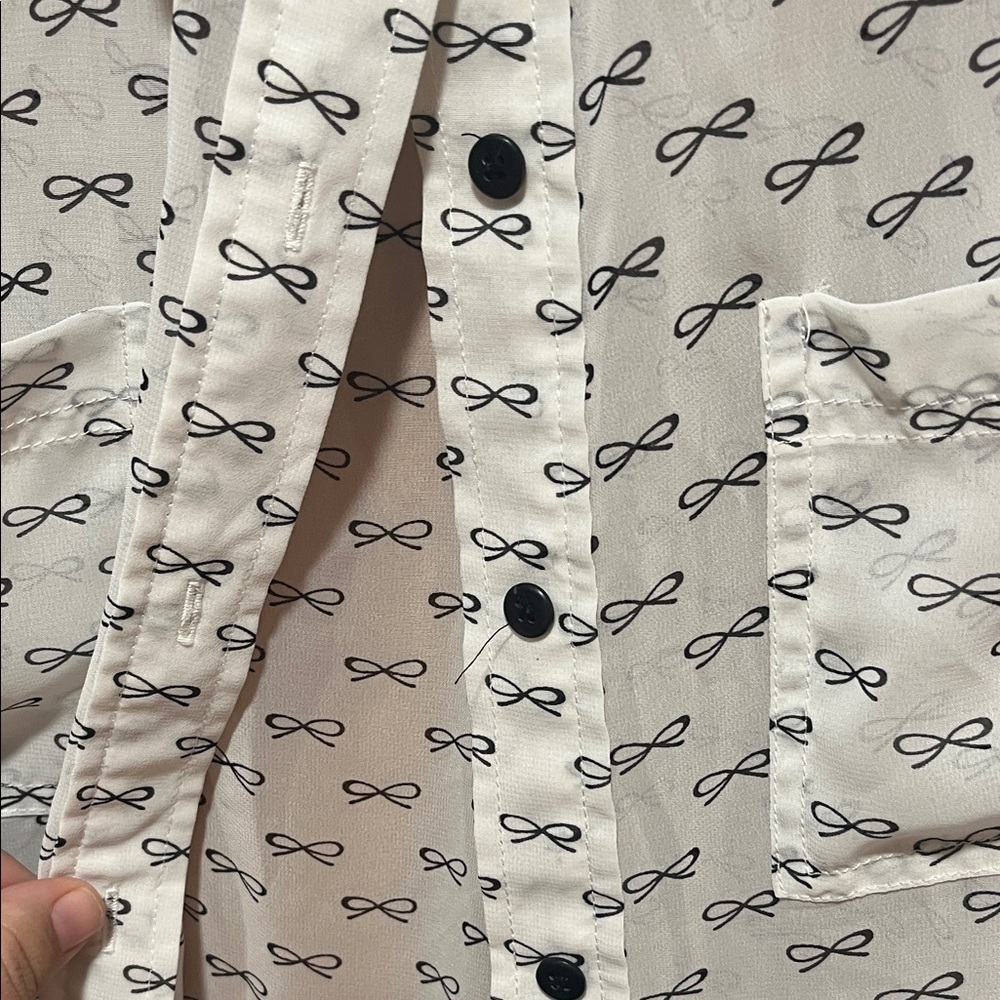 Liz Claiborne Ivory Blouse with Black Ribbon Pattern - Picture 3 of 5